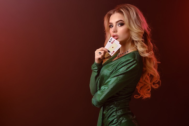 Tampilan antarmuka Casino Hold'em di perangkat mobile raja5k